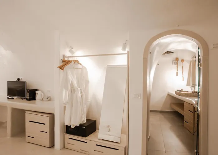Athina Luxury Suites